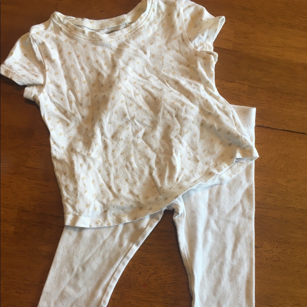 Old Navy tee and leggings set